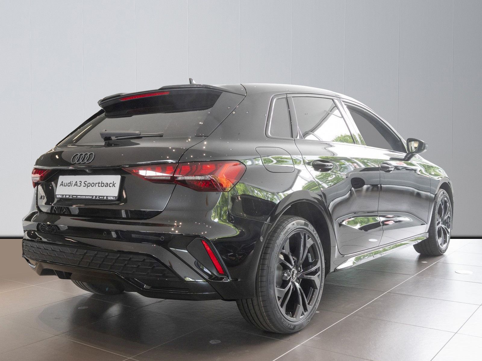Audi A3 Sportback TFSI e 150 kW S line AHK/Optik schw imagem 3