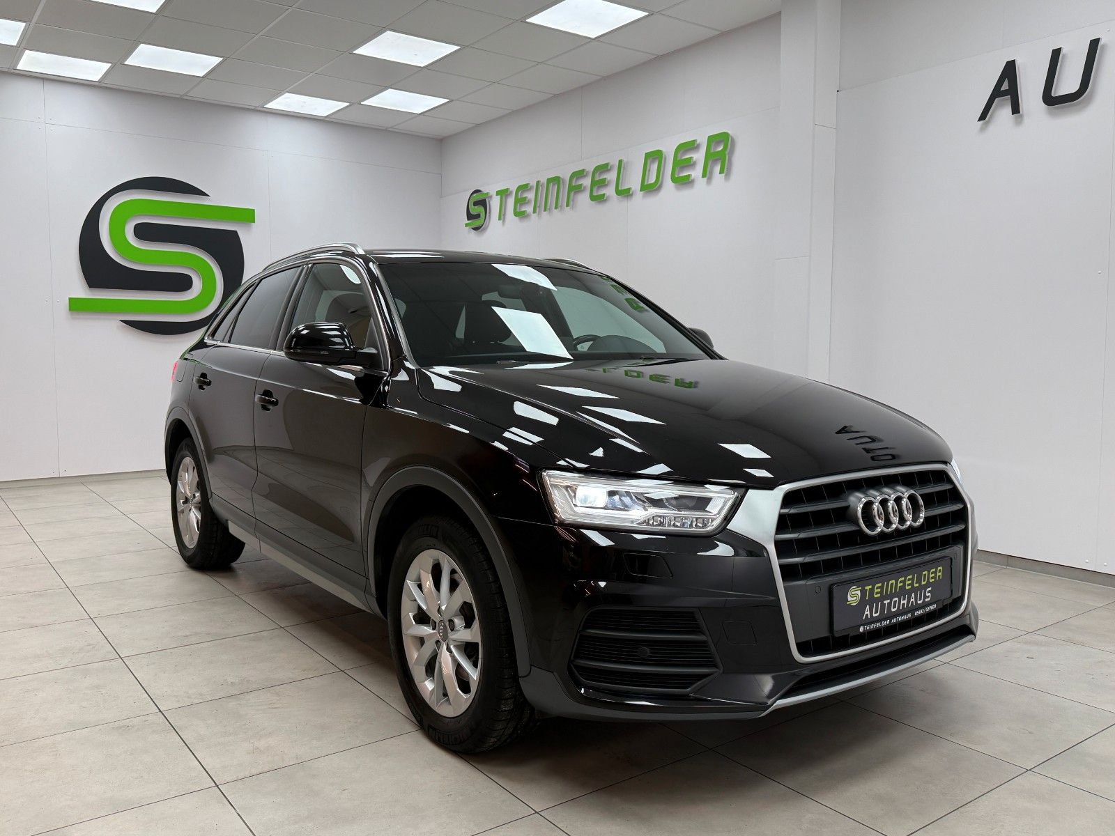 AUDI Q3 2.0 TDI design / NAVI / SHZ / LED / TEMPOMAT
