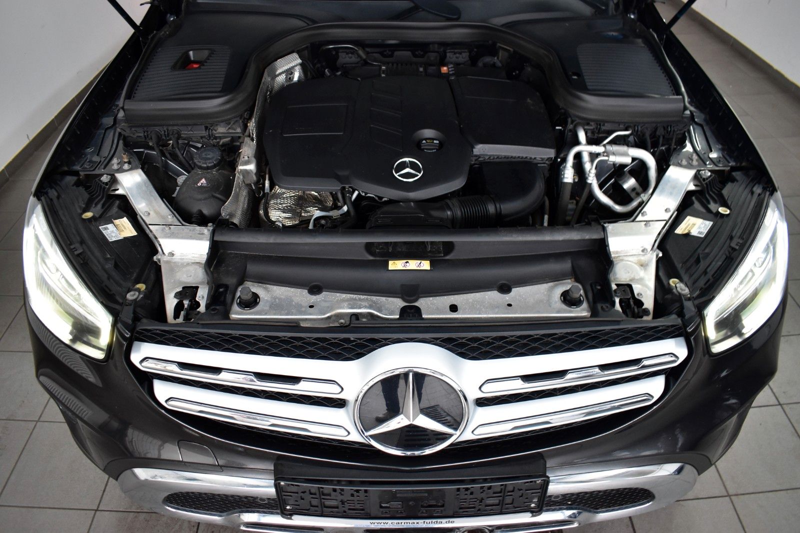 Fahrzeugabbildung Mercedes-Benz GLC 220d 4M Navi,LED,Kamera,Park-Paket,SR+WR