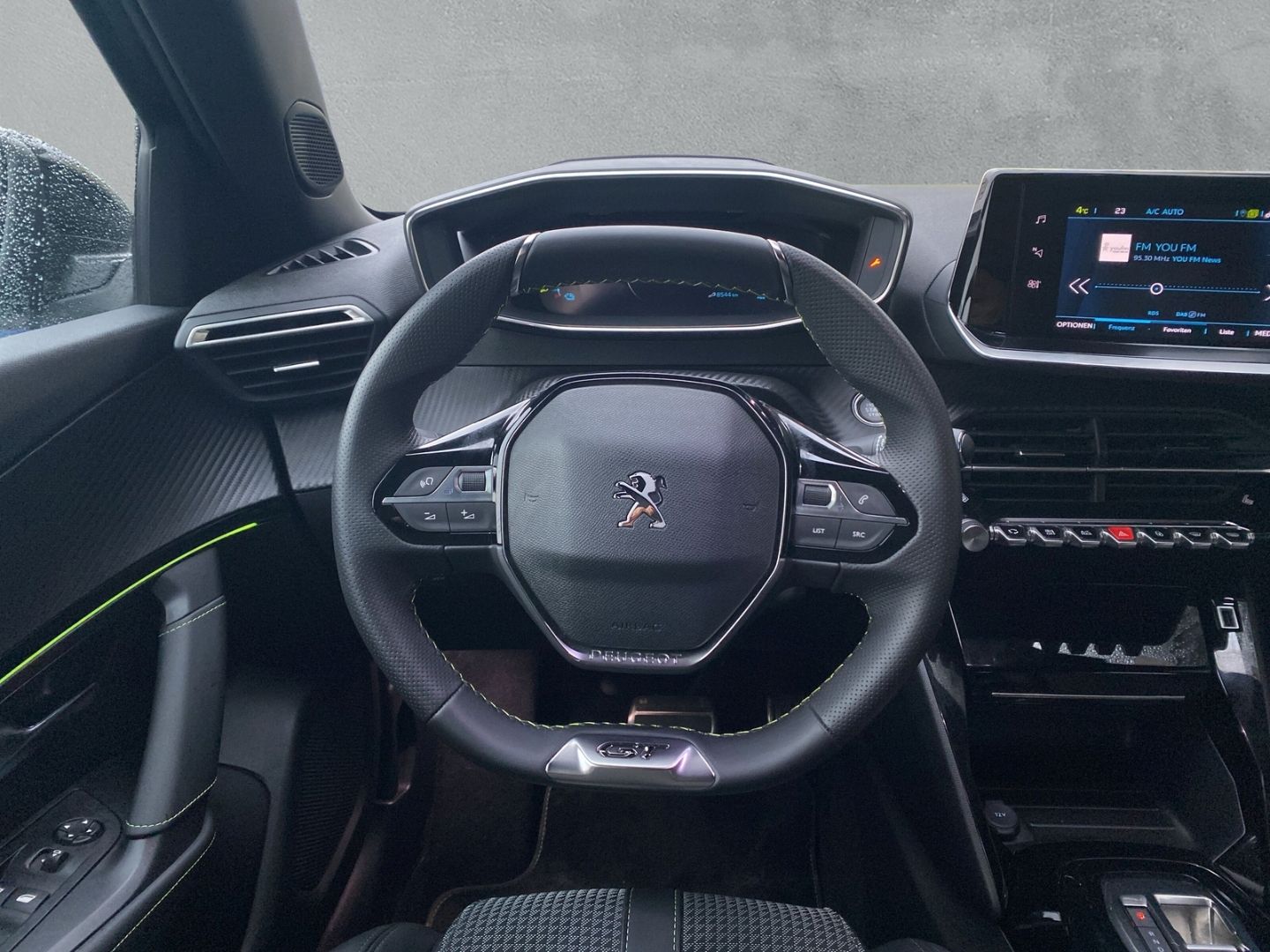 Fahrzeugabbildung Peugeot 2008 e- GT Elektromotor 136 *Sitzheizung*ACC*Kam