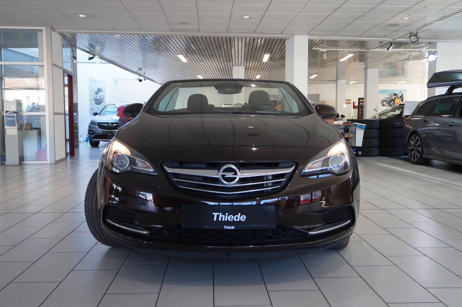 Fahrzeugabbildung Opel Cascada 1.4T EDITION SPORT/SHZ/TEMP/USB/BI-COLOR
