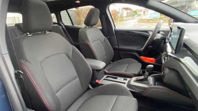 Fahrzeugabbildung Ford Focus Turnier ST-Line X, Styling*PANO*Matrix-LED