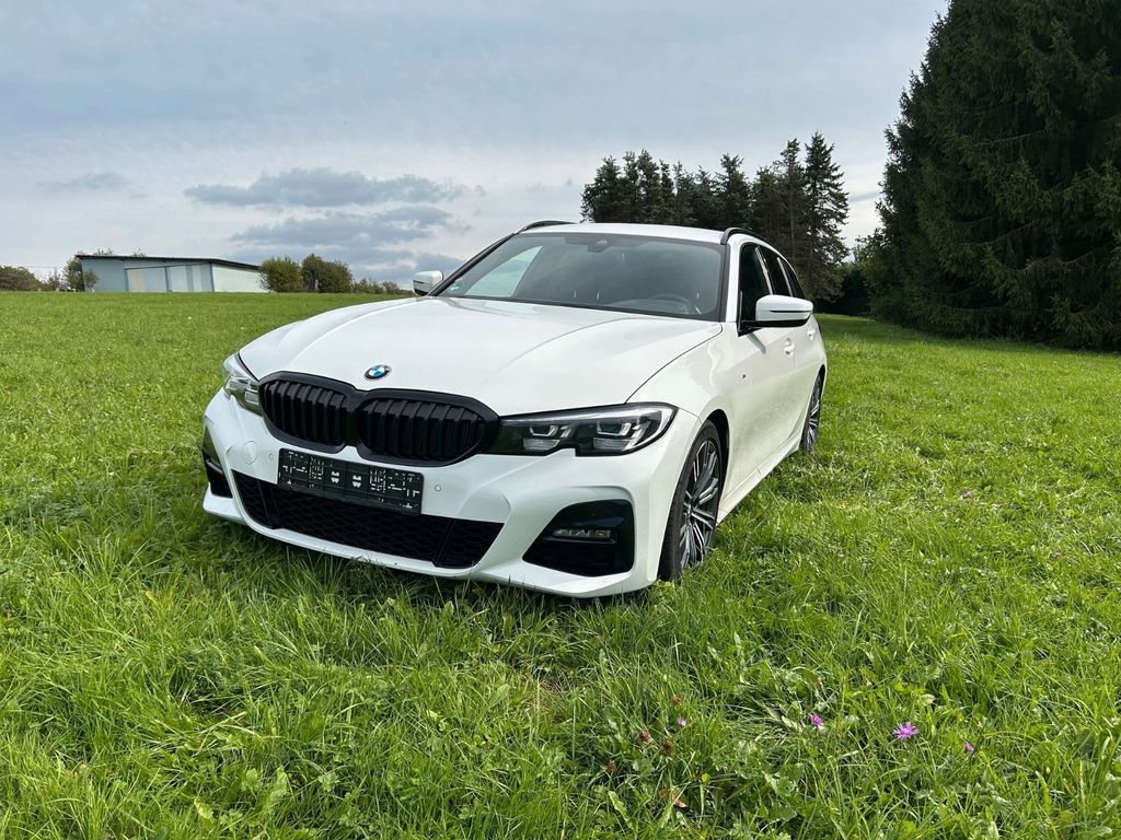 Image of BMW 320