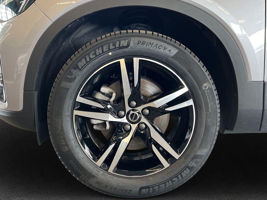 Volvo XC40 B3 Plus-Dark DKG Glasd Pixel-LED Pilot BLIS