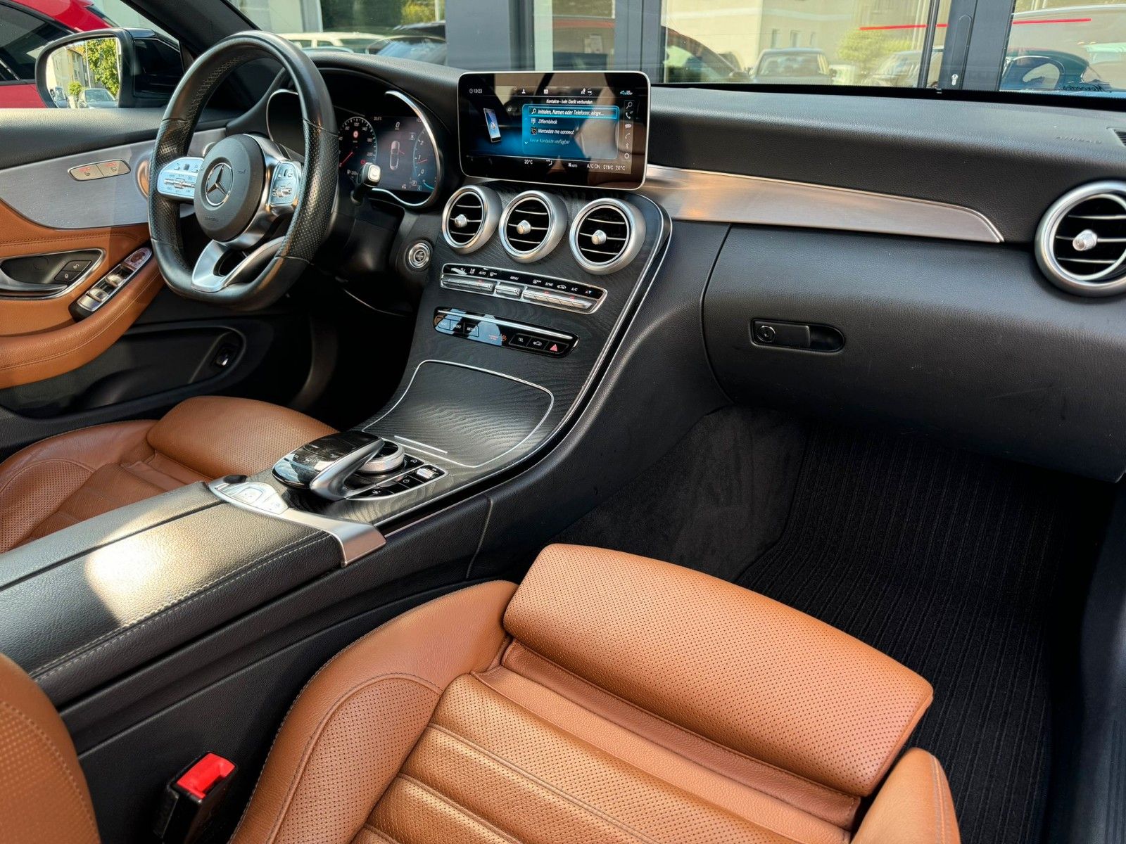 Fahrzeugabbildung Mercedes-Benz C 300 Cabrio AMG-Line