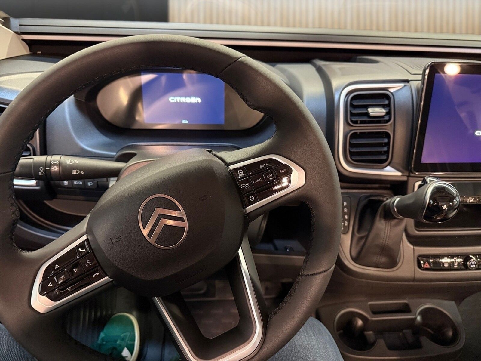 Fahrzeugabbildung Pössl Summit Shine 600 LR Citroen Markise,Solar,Autom.