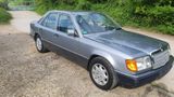 Mercedes-Benz E 230 W124 mit AHK und H-Kennzeichen  - Mercedes-Benz E 230: W124