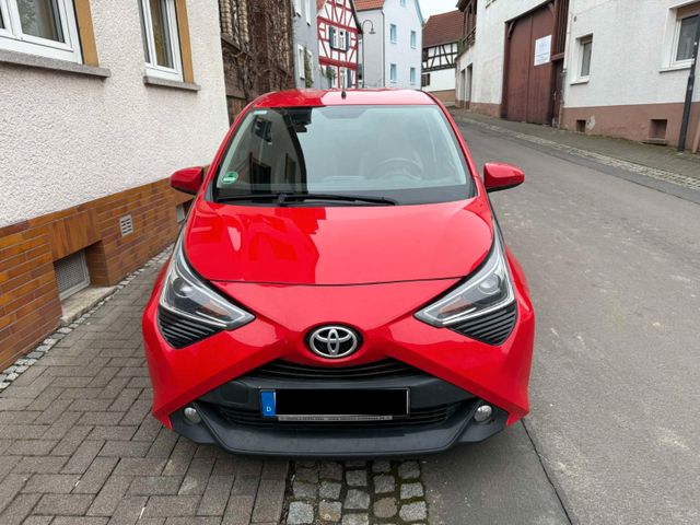 Toyota Aygo AYGO x-play Team D 1 Hand Rückfahrkamera