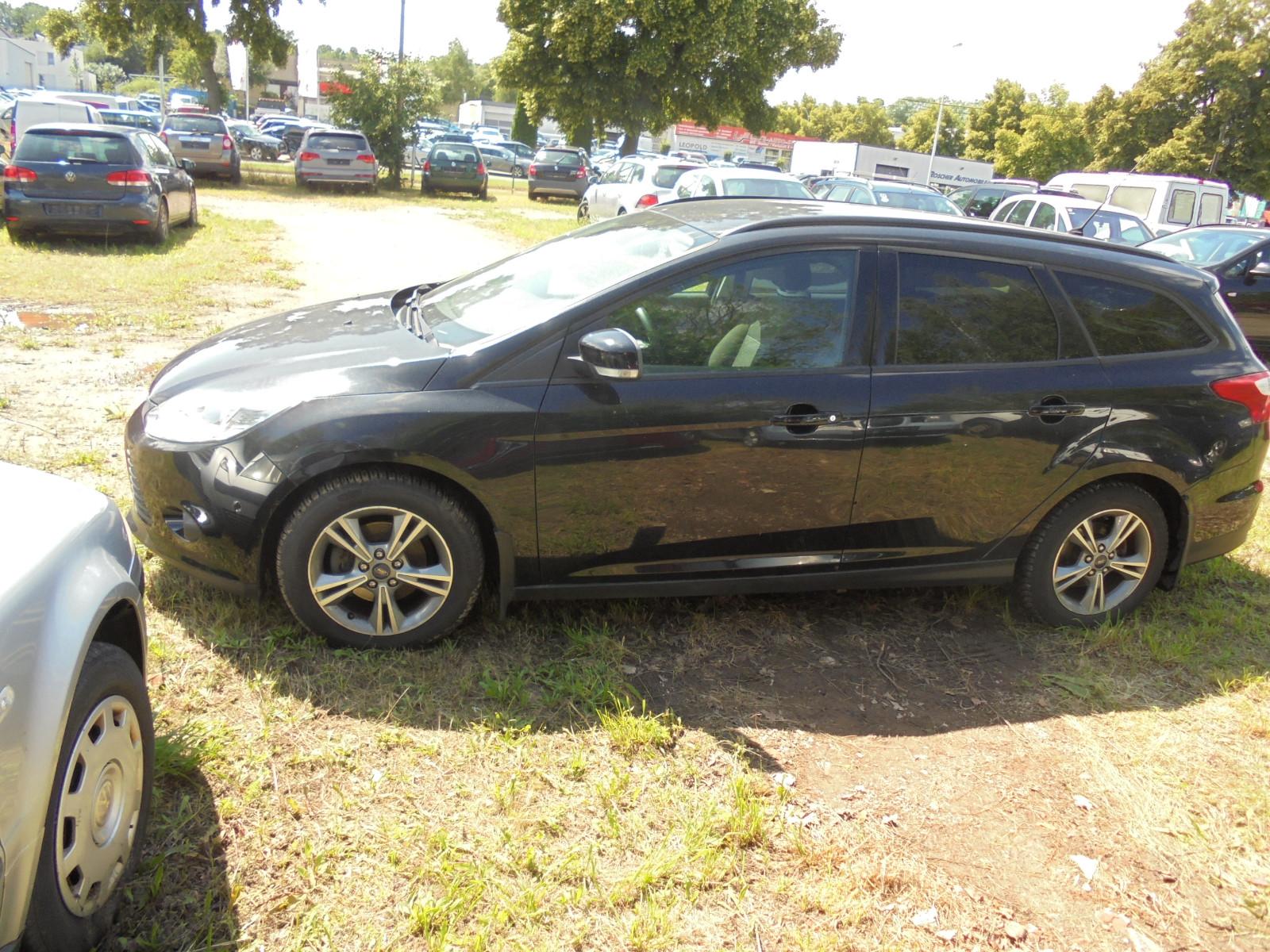 Ford Focus 2013 — rear view