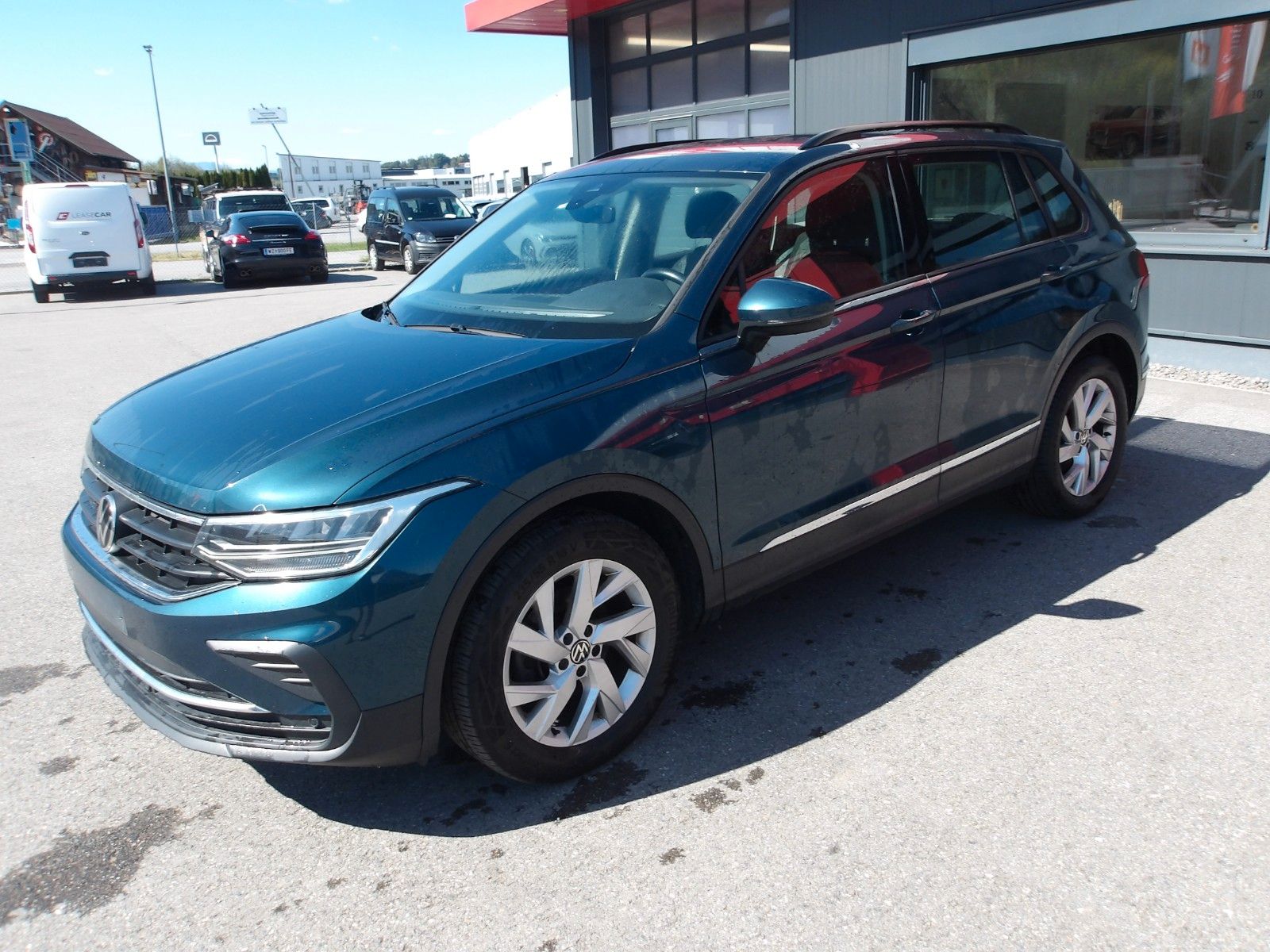 Volkswagen Tiguan Life TDI DSG EXP € 14250.-
