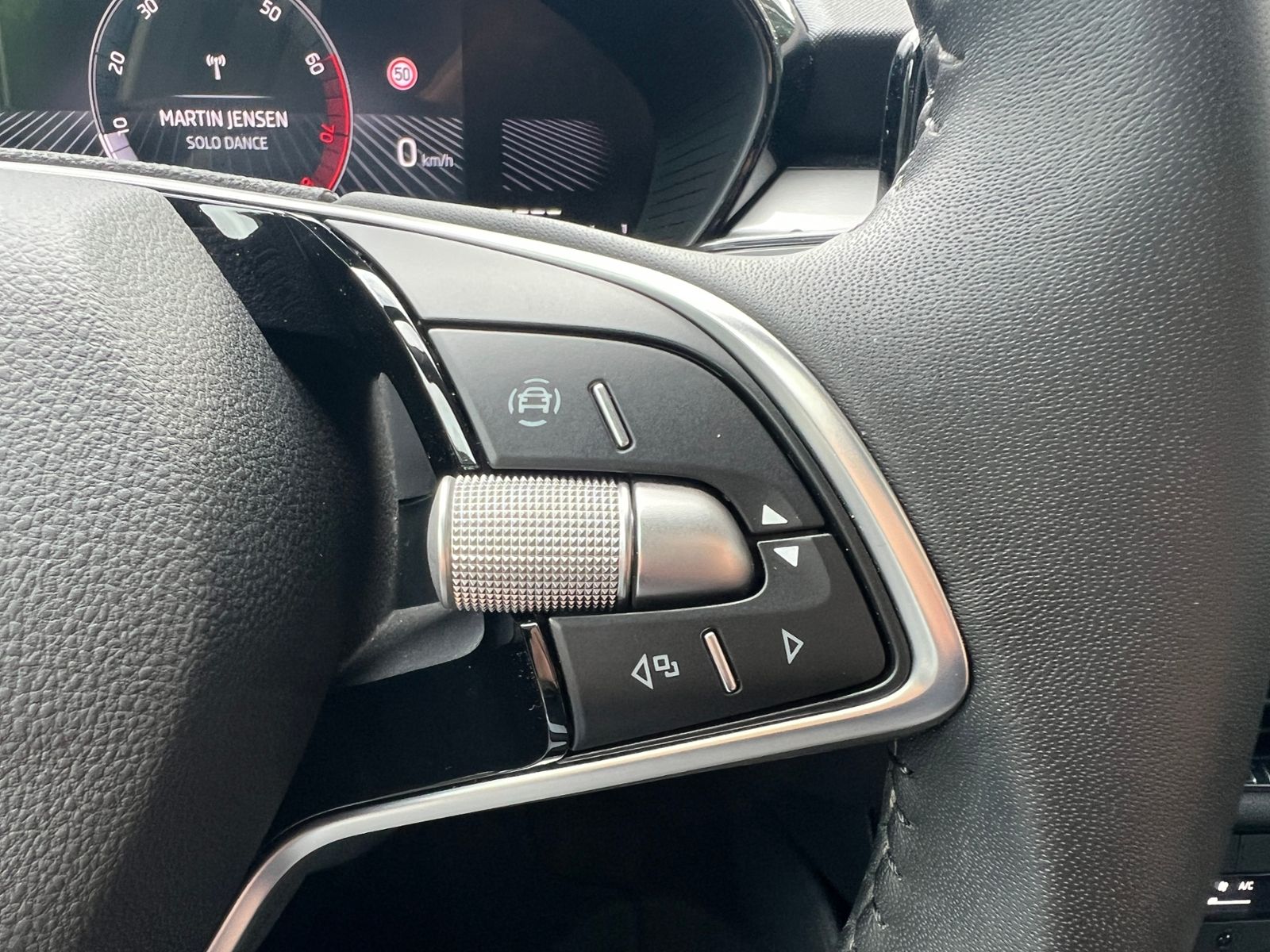 Fahrzeugabbildung SKODA Fabia Selection Tour 1.0 TSI *Vorb. AHK, LED, Ka