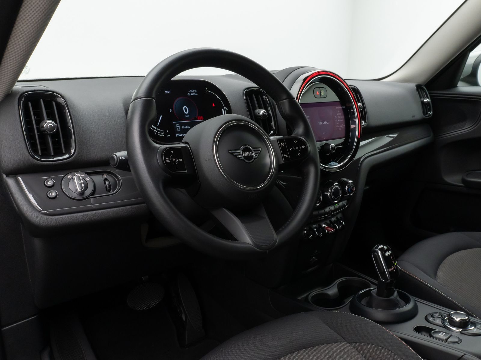 Fahrzeugabbildung MINI One Countryman Essential Trim Kamera AHK LED