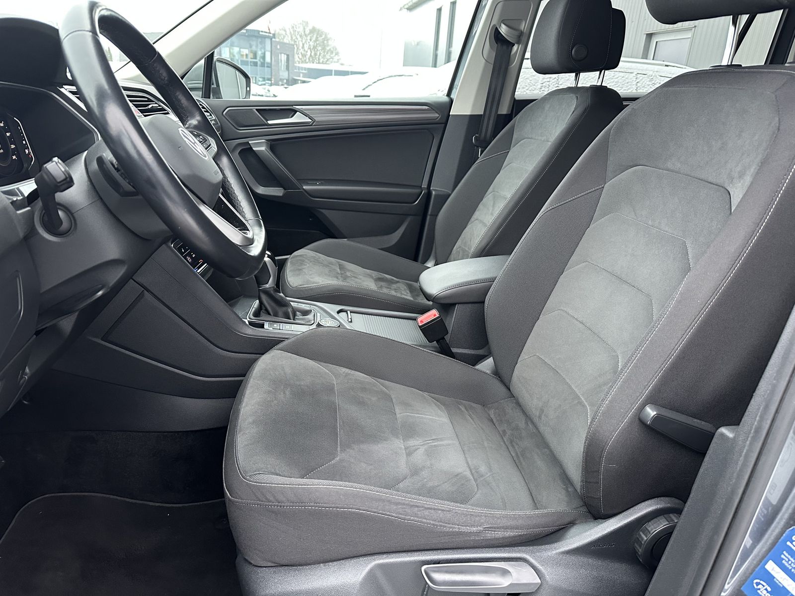 Fahrzeugabbildung Volkswagen Tiguan Allspace 4M DSG Elegance NAV+LED+AHK+VCOC