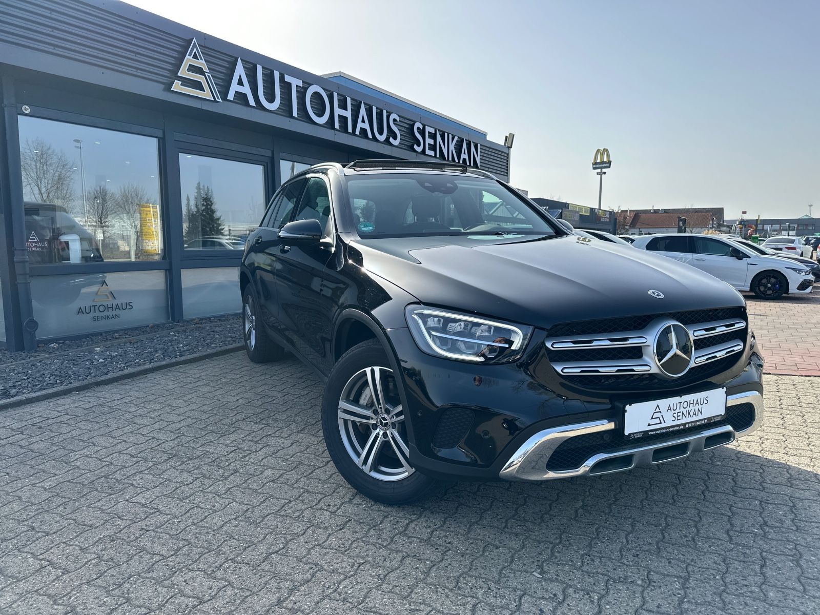 MERCEDES-BENZ GLC 300de 4Matic*PANORA*VIRTUAL*R-CAM*