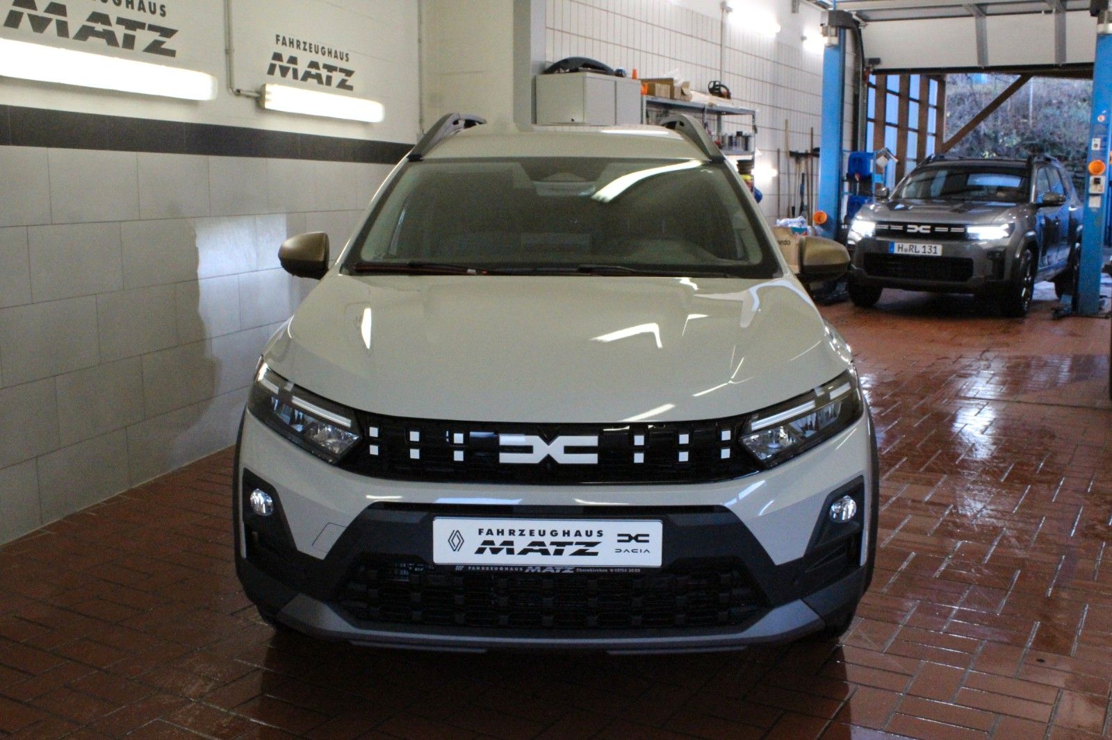 Fahrzeugabbildung Dacia Jogger TCe 110 Extreme 5-Sitzer  MY26 *Winterp.*