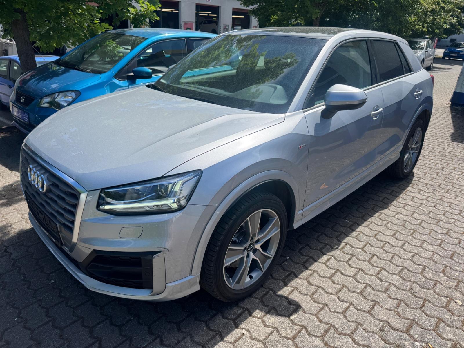 Audi Q2 40 TFSI quattro S Line Leder+Navi+Panorama+LE