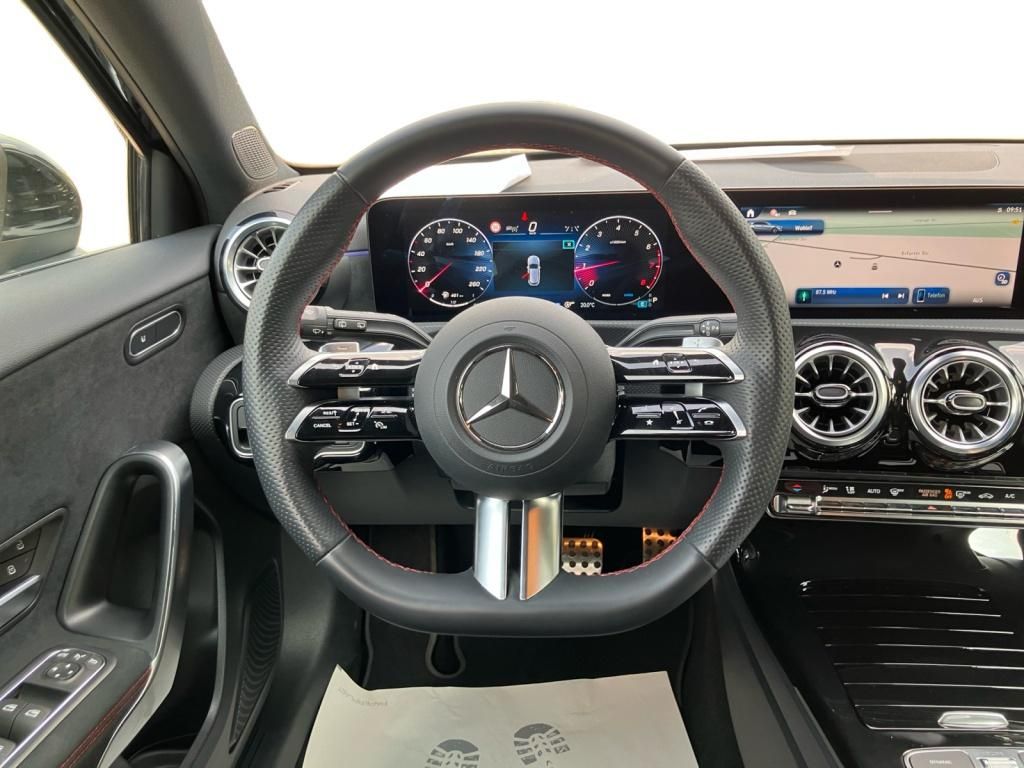 Fahrzeugabbildung Mercedes-Benz A 200 Kompaktlimousine AMG*LED*SpurH*SHZ*PDC*RFK