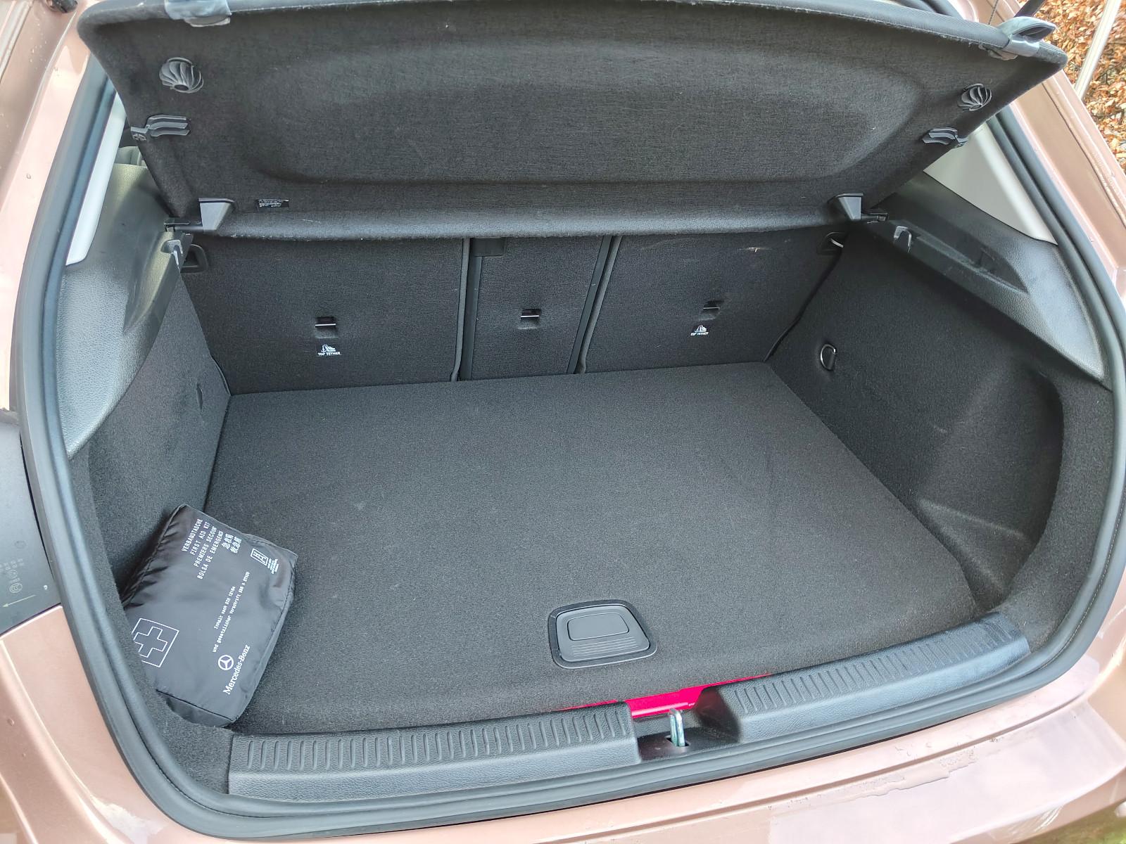 Mercedes-Benz A 250 e DCT Progressive