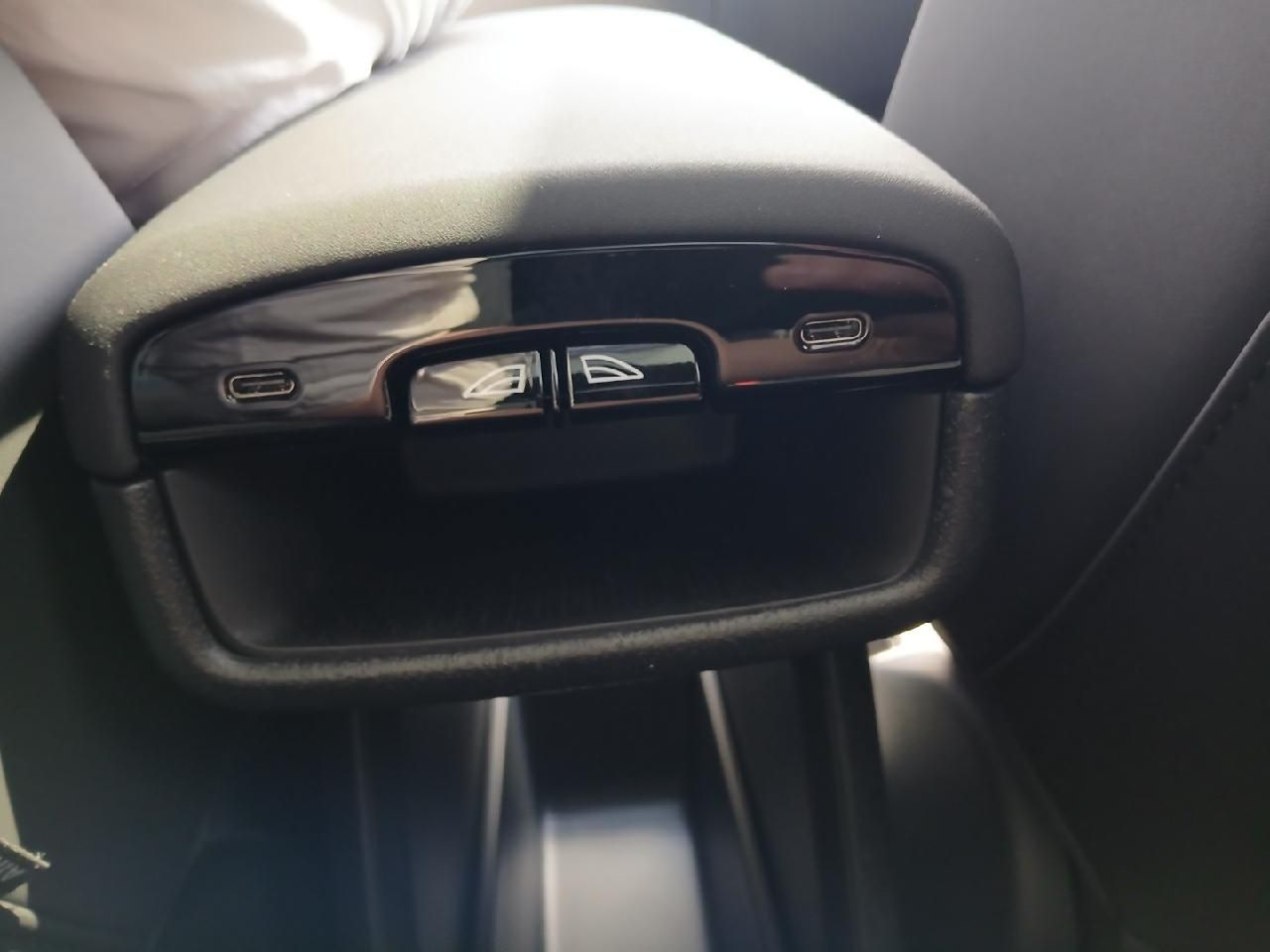 Fahrzeugabbildung Volvo EX30 Ultra 2WD Pure Electric