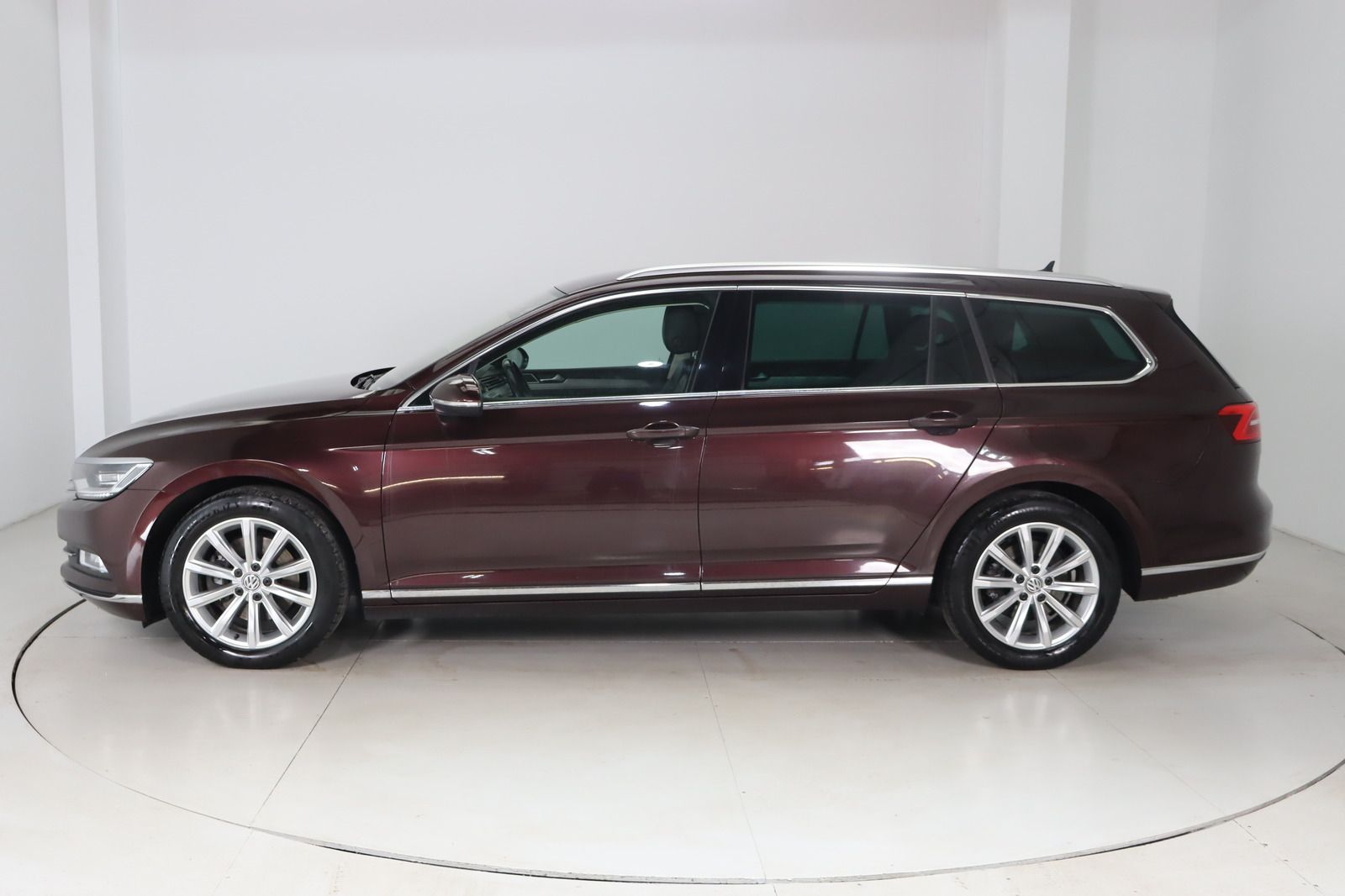 Fahrzeugabbildung Volkswagen Passat 4MOTION * Navi * LED * Massage