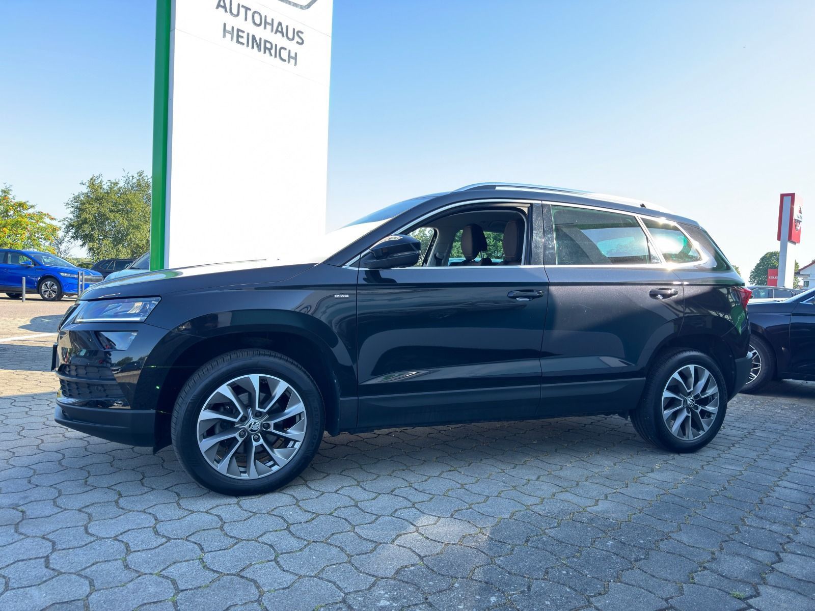 Fahrzeugabbildung SKODA Karoq 1.5 TSI DSG*AHK*RFK*ACC*eHeck
