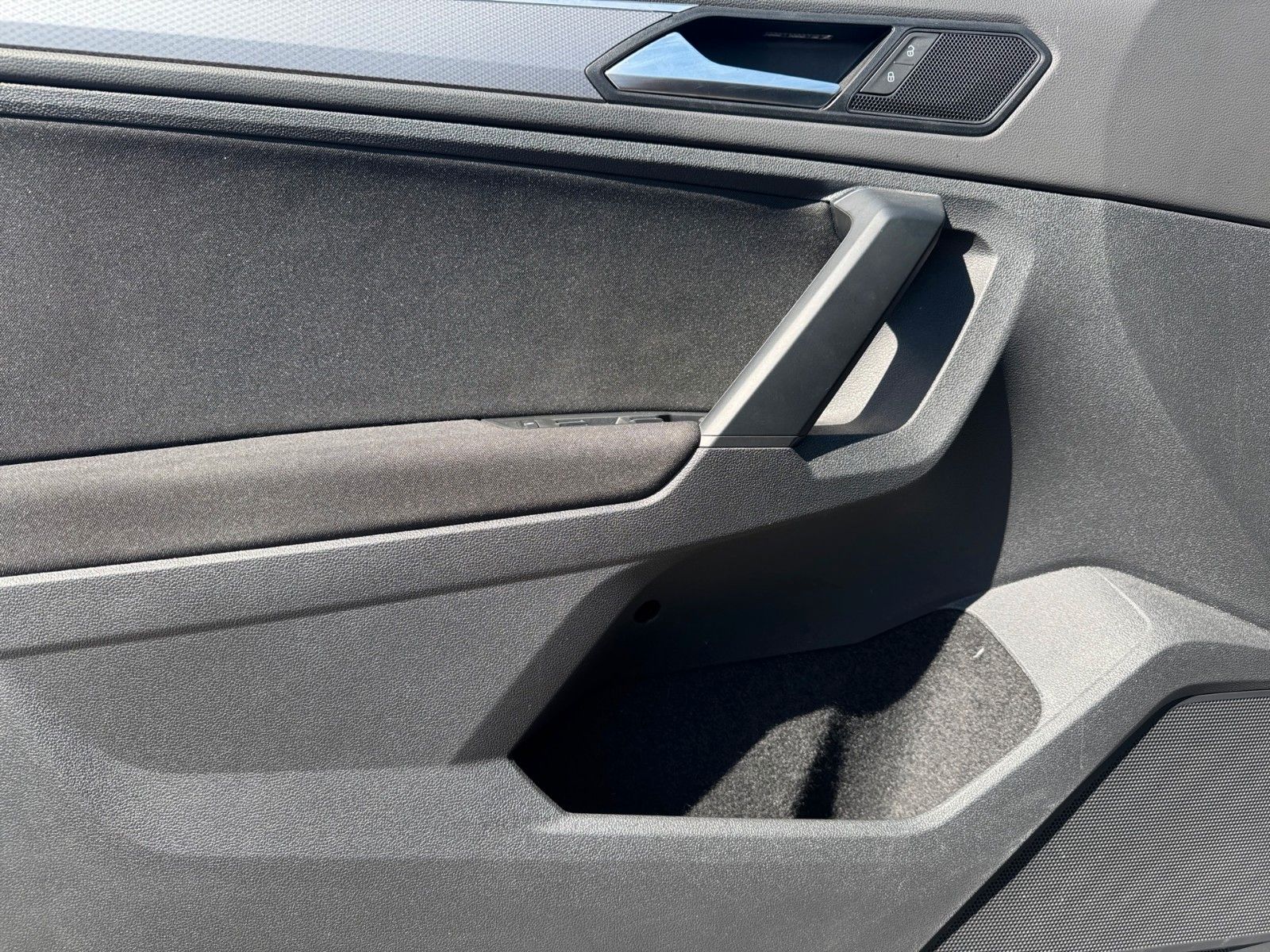 Fahrzeugabbildung Volkswagen Tiguan Life ACTIVE 1.5 TSI