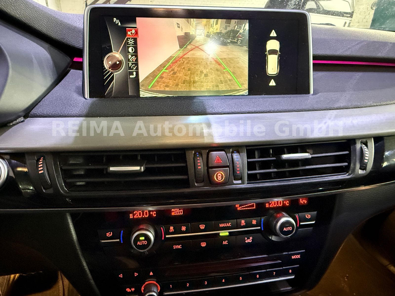 Fahrzeugabbildung BMW X5 xDrive 30 d , M-Sportpaket, Pano, ACC