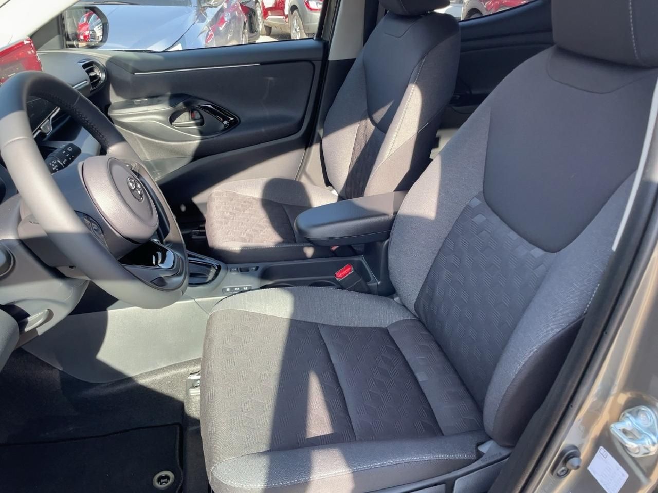 Fahrzeugabbildung Toyota Yaris Hyb. Teamplayer +Safety-Pak. +Comfort-Pak.
