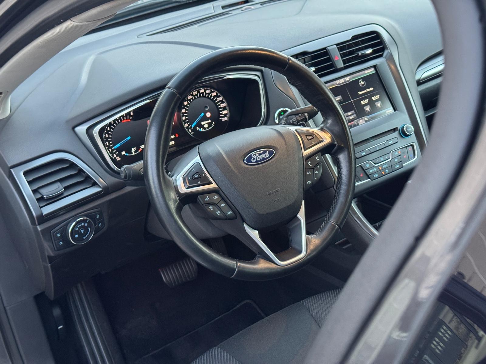 Ford Mondeo 2015 — photo 11
