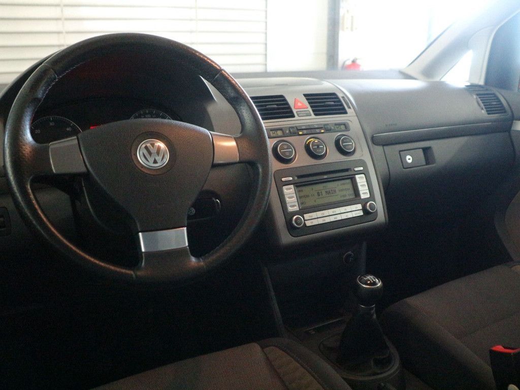 Fahrzeugabbildung Volkswagen Touran Cross 1.9 TDI Klimaautom Xenon PDC SHZ