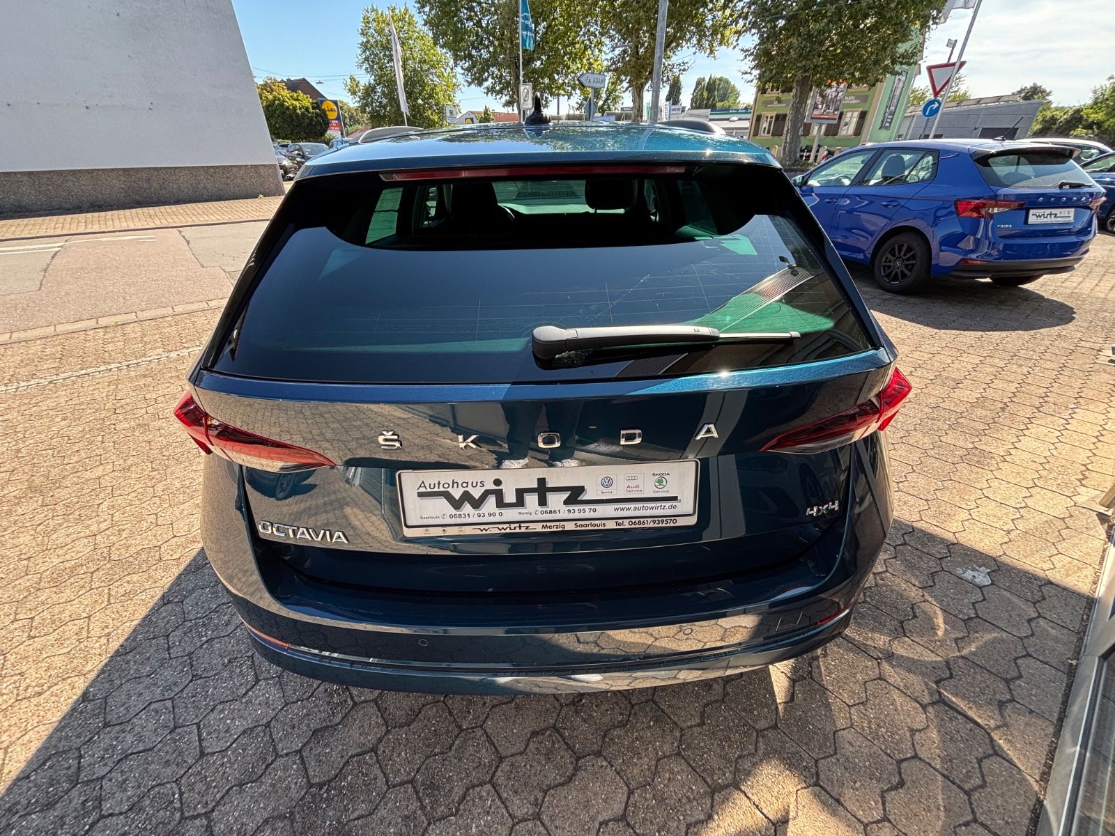 Fahrzeugabbildung SKODA Octavia Combi 2.0 TDI 4x4 KAM AHK