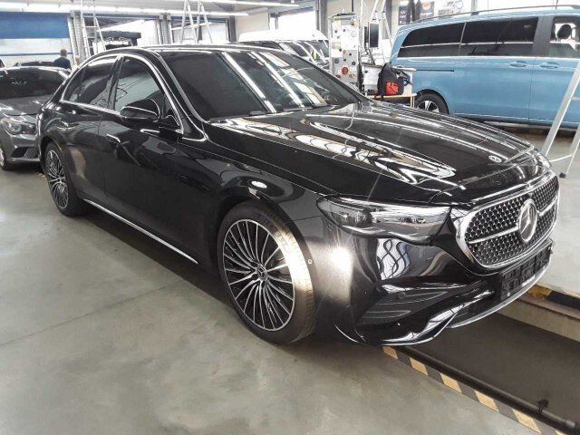Fahrzeugabbildung Mercedes-Benz E 450 d AMG Advan+ HYPER Pano FahrAssi KeyGo 20"