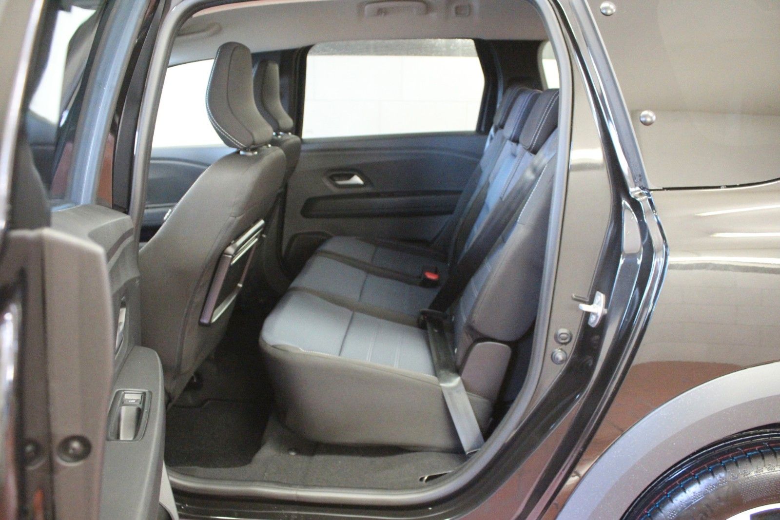 Fahrzeugabbildung Dacia Jogger Hybrid 155 Journey 7-Sitzer MY 2026