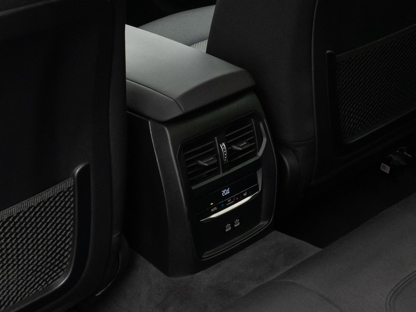 Fahrzeugabbildung BMW 320d DAB HiFi PDC Fernlichtassist Komfort Alarm