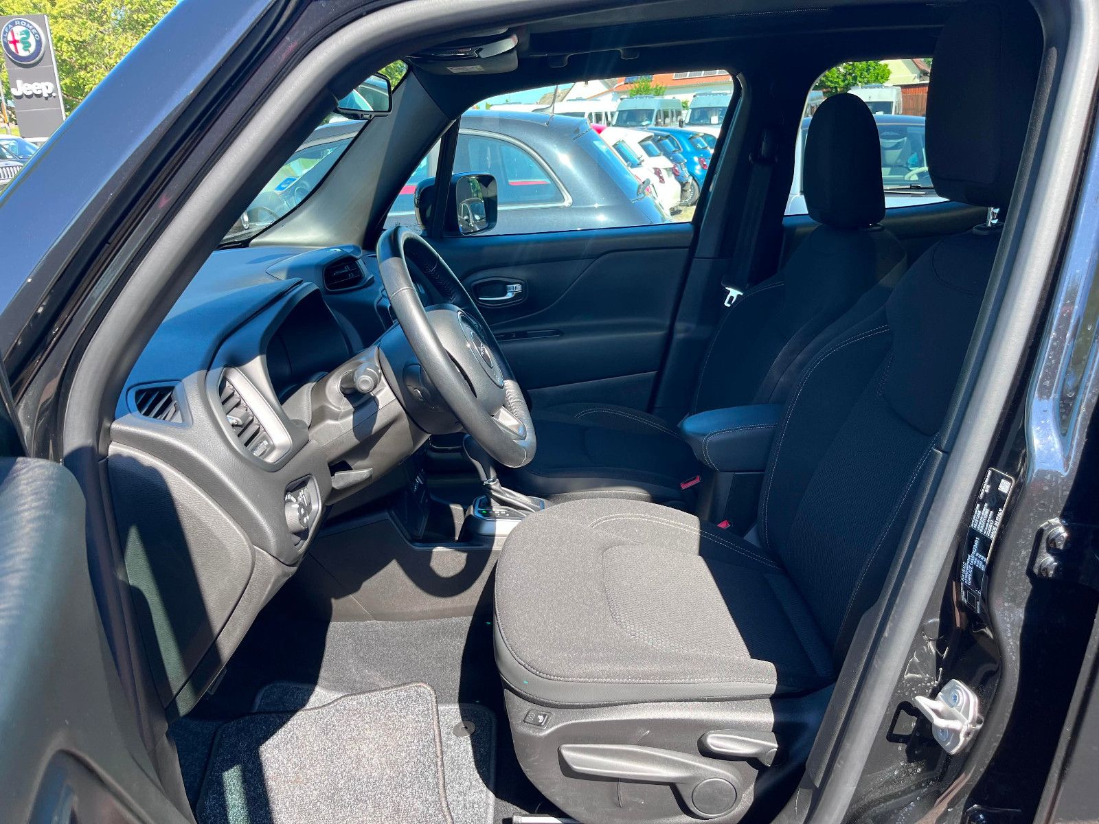 Fahrzeugabbildung Jeep Renegade S FWD