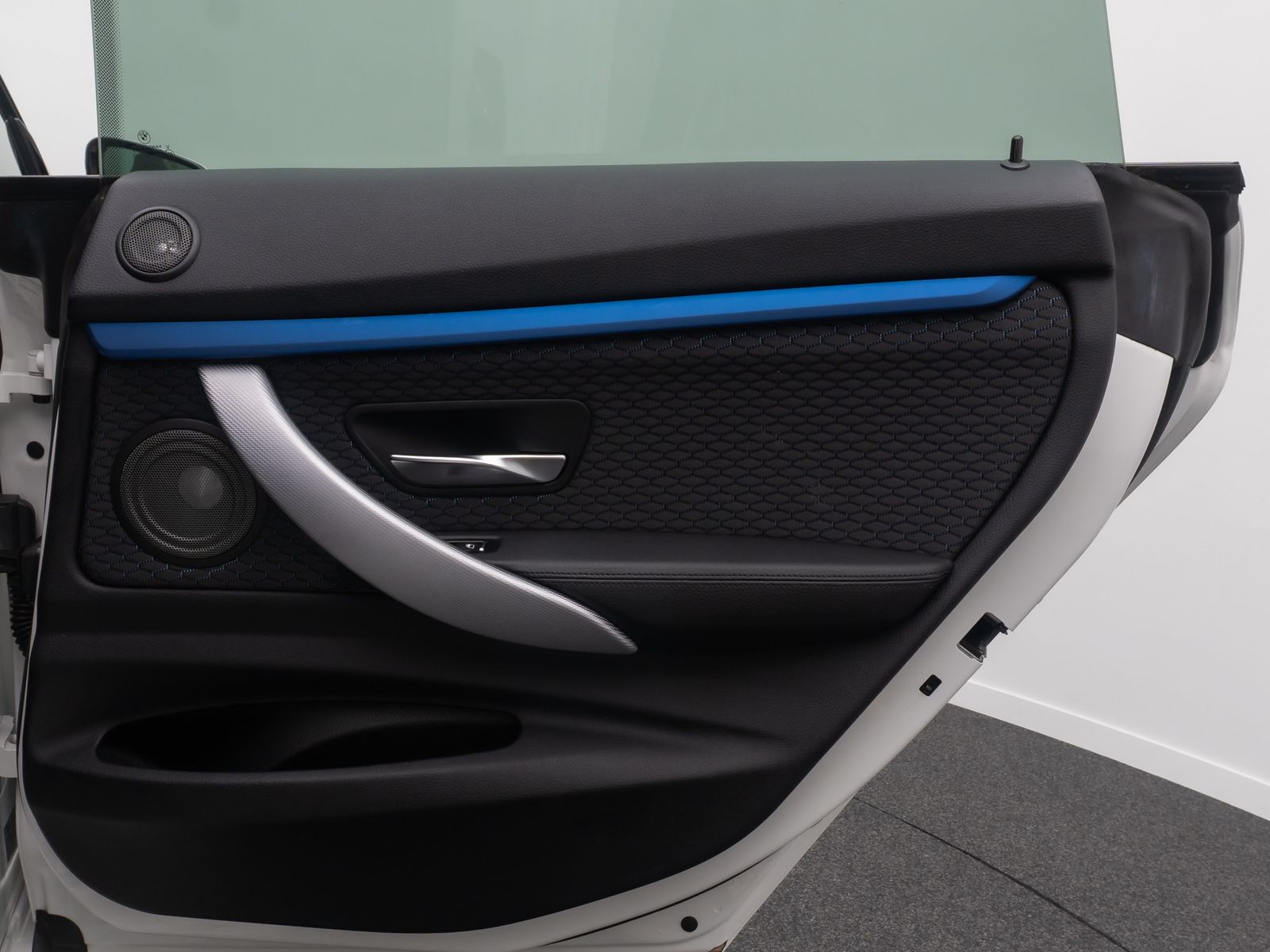 Fahrzeugabbildung BMW 320 Gran Turismo M Sport Kamera Alarm HUD 19Zoll