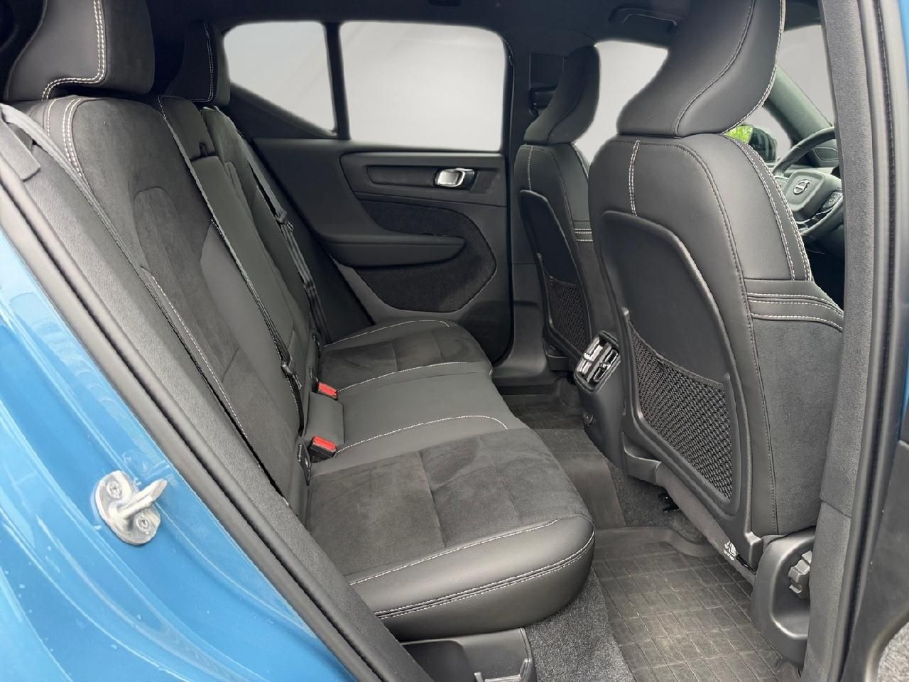 Fahrzeugabbildung Volvo XC40 Single Engine Plus RWD