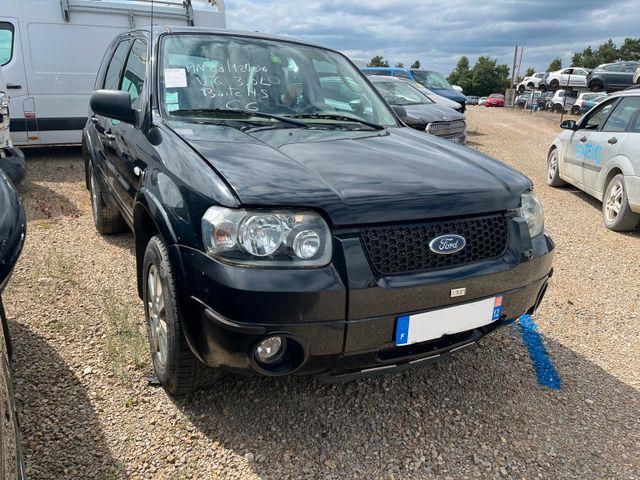 Ford Maverick 3.0i V6 205 / EL079