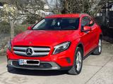 Mercedes-Benz GLA 180 Urban - rote Mercedes-Benz GLA 180