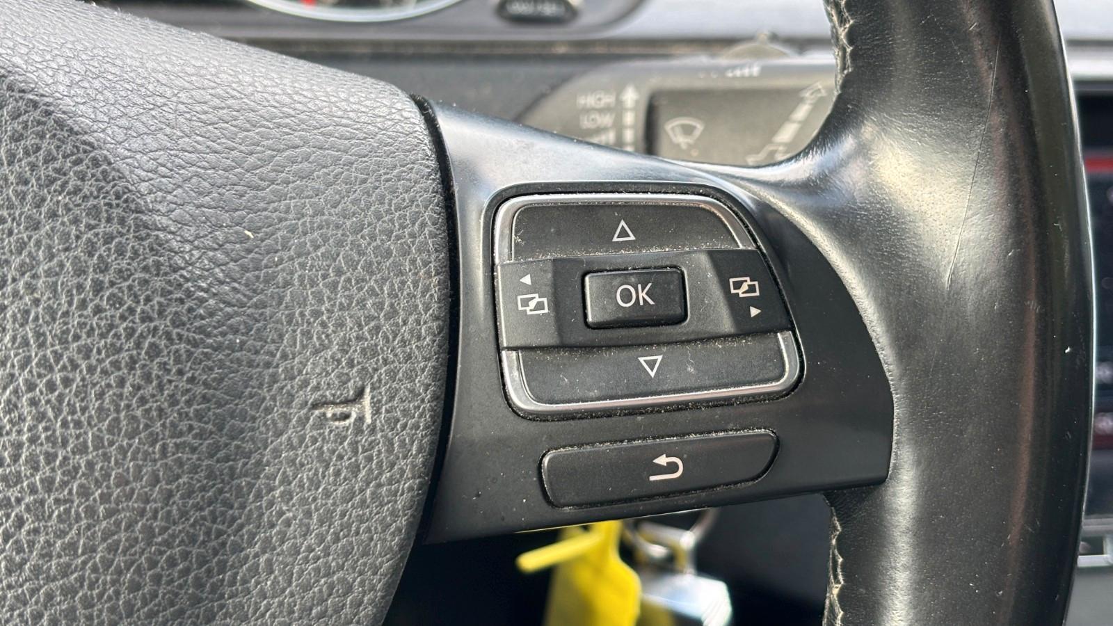 Volkswagen Passat 2014 — photo 12
