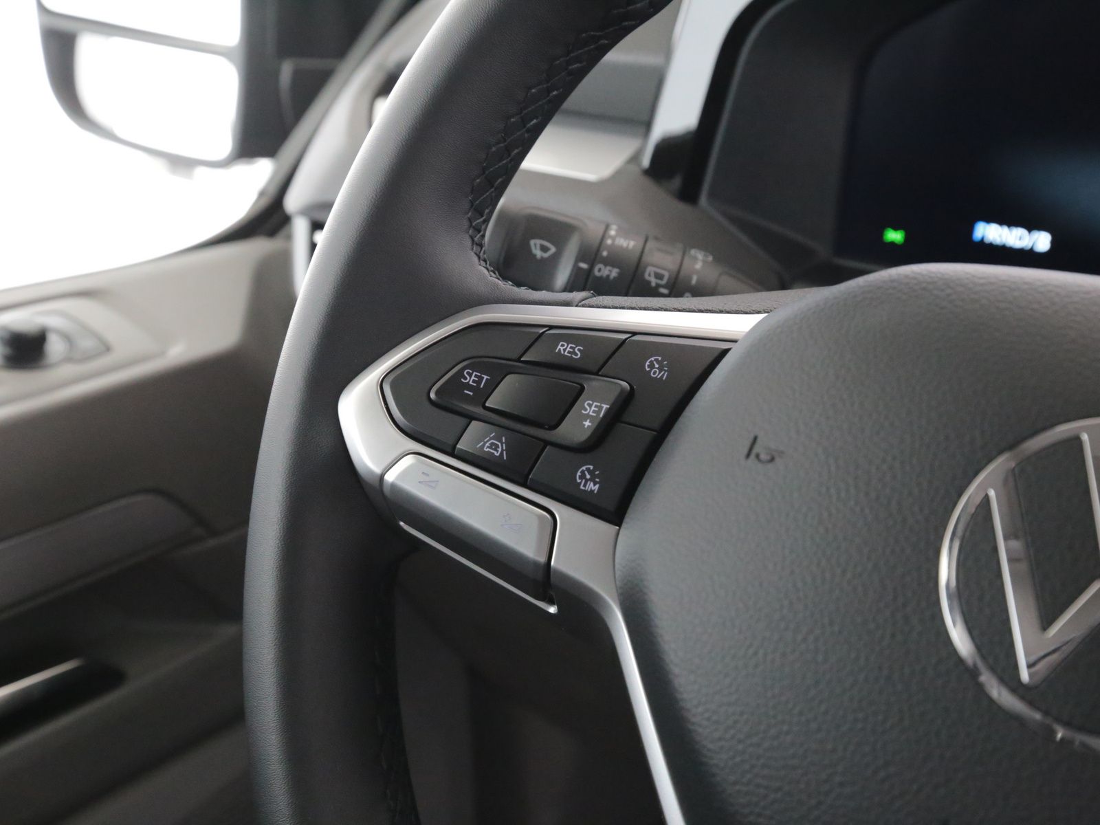 Volkswagen T7 Caravelle - Bild 14