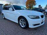 BMW 320 Baureihe 3 Touring 320i*TEMPOMAT*XENON*PDC* - BMW 320 aus 2012: 320i