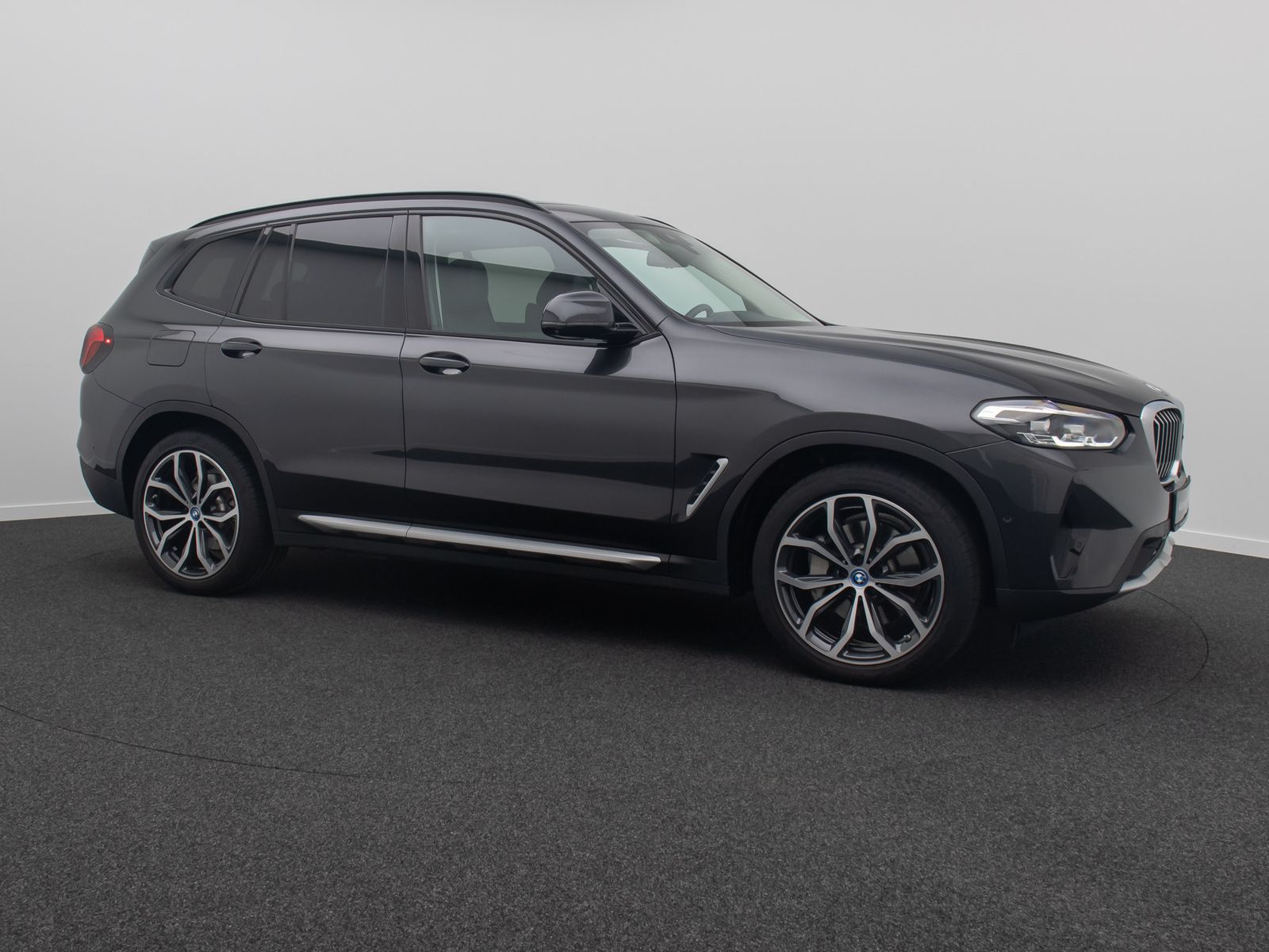 Fahrzeugabbildung BMW X3 xD30e Panorama 360&deg;HUD DAB HiFi AHK Komfort