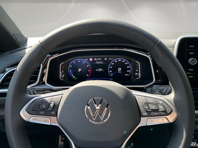 Fahrzeugabbildung Volkswagen T-Roc 1.5TSI DSG R-Line LED+SHZ+GJR+NAV+APP