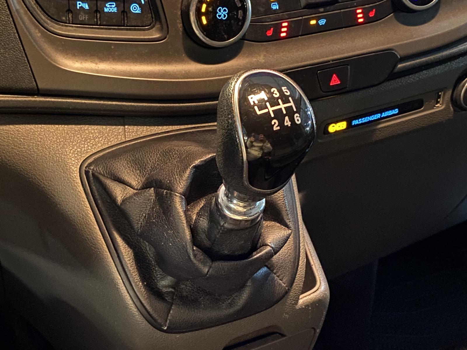 Ford Transit Custom L2 H2 Würth-Regale Navi R.Cam PDC