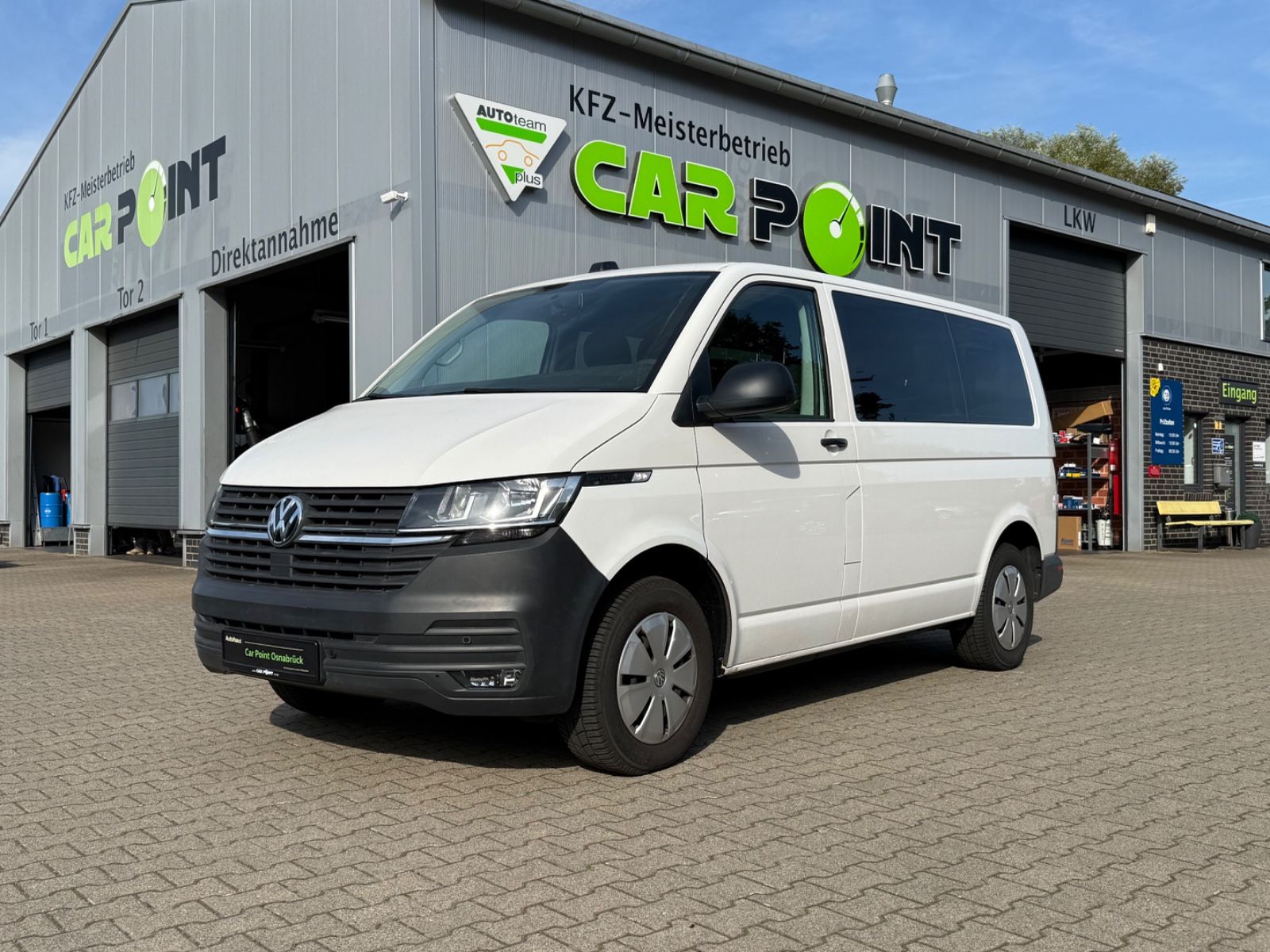 Volkswagen T6 Kombi 9-Sitzer
