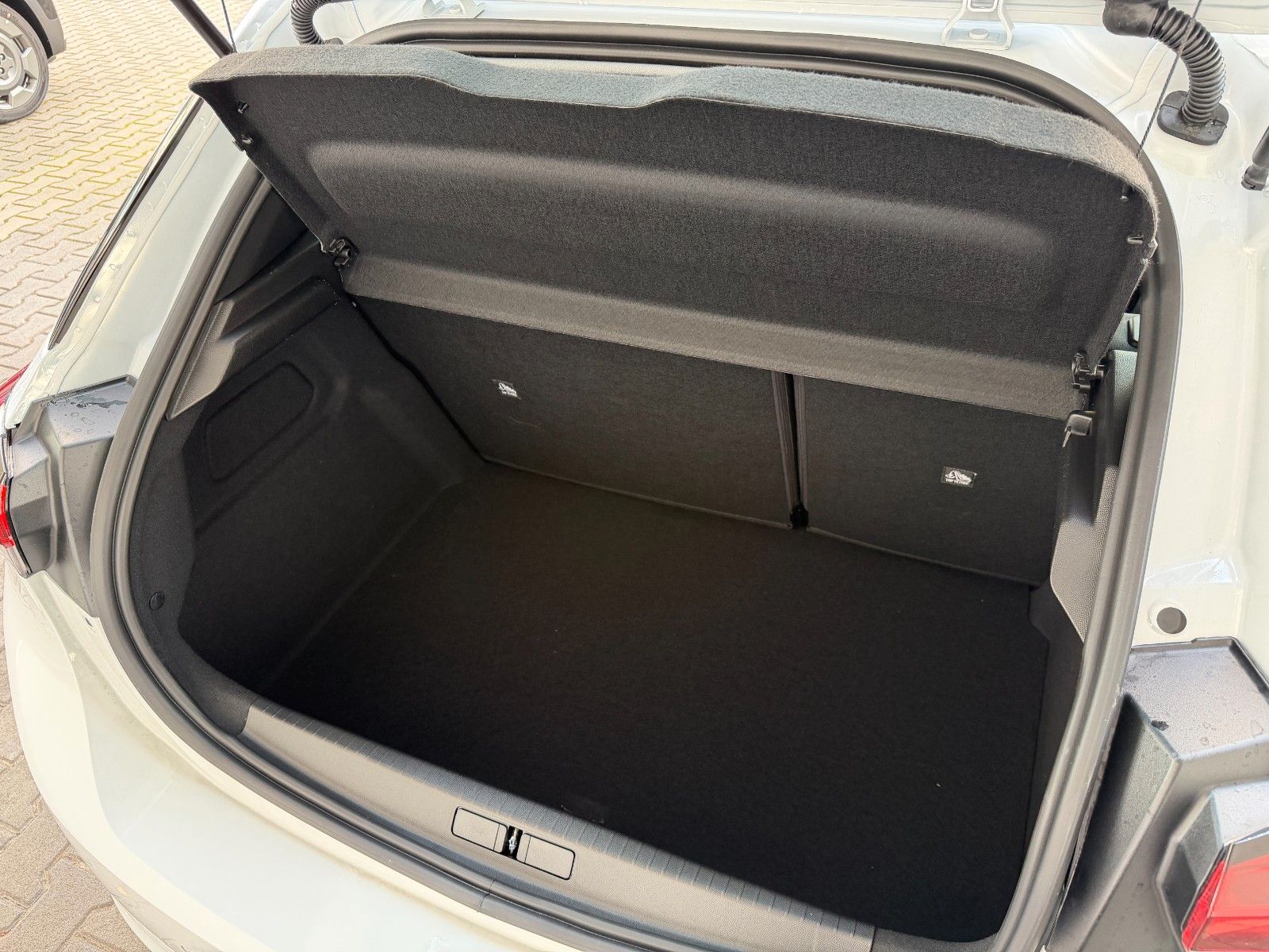 Fahrzeugabbildung Opel Corsa F Edition 110PS Hybrid Automatik/LED!