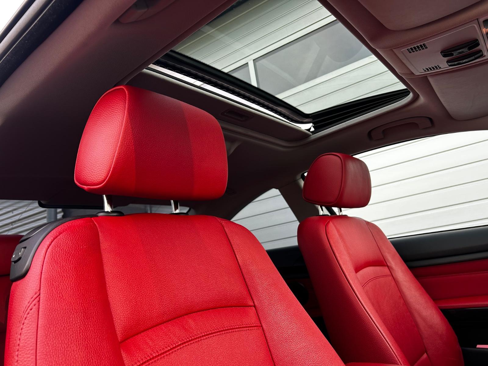 BMW 330 i xDrive*Limited Edition*1.Hand*S-Dach*Leder
