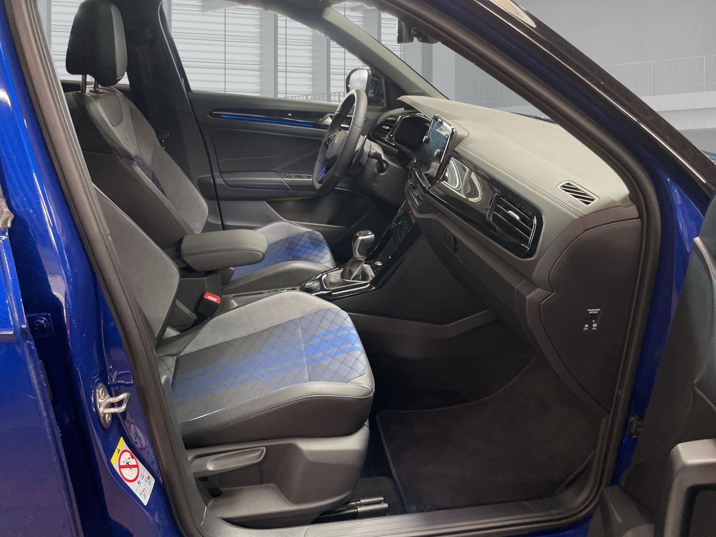 Fahrzeugabbildung Volkswagen T-Roc R 2.0 TSI 4Motion AHK Panodach Navi LED Bl