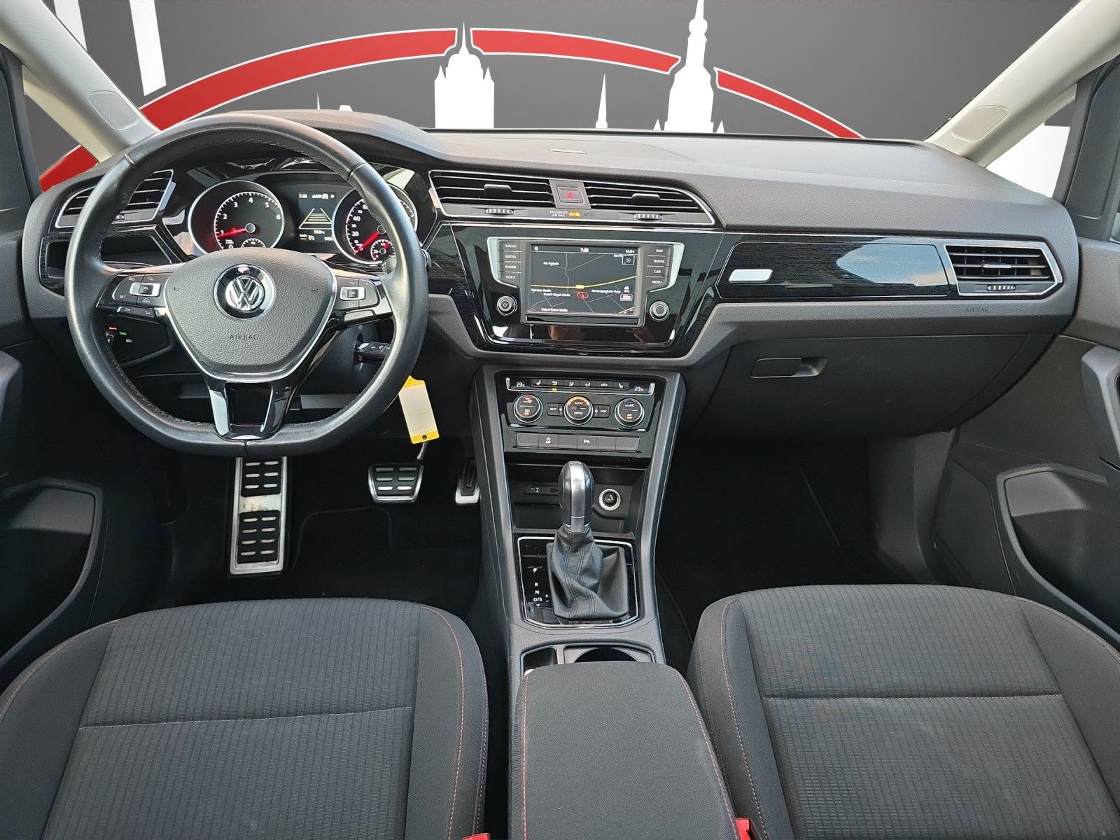 Fahrzeugabbildung Volkswagen Touran 1.4 TSI DSG  LED/NAVI/SHZ/ACC/PDC/PANO